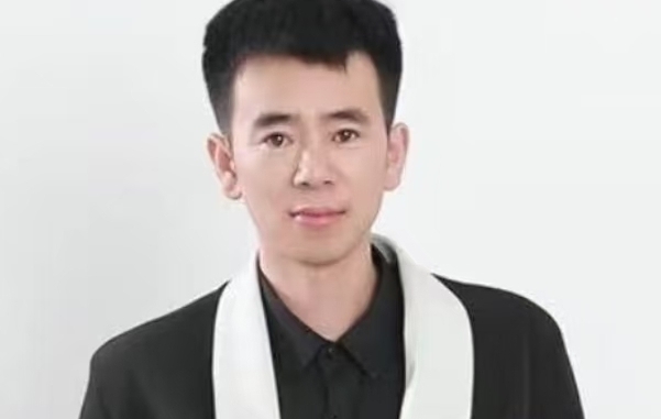 今晚不熬夜的第一张照片--保定父母相亲团